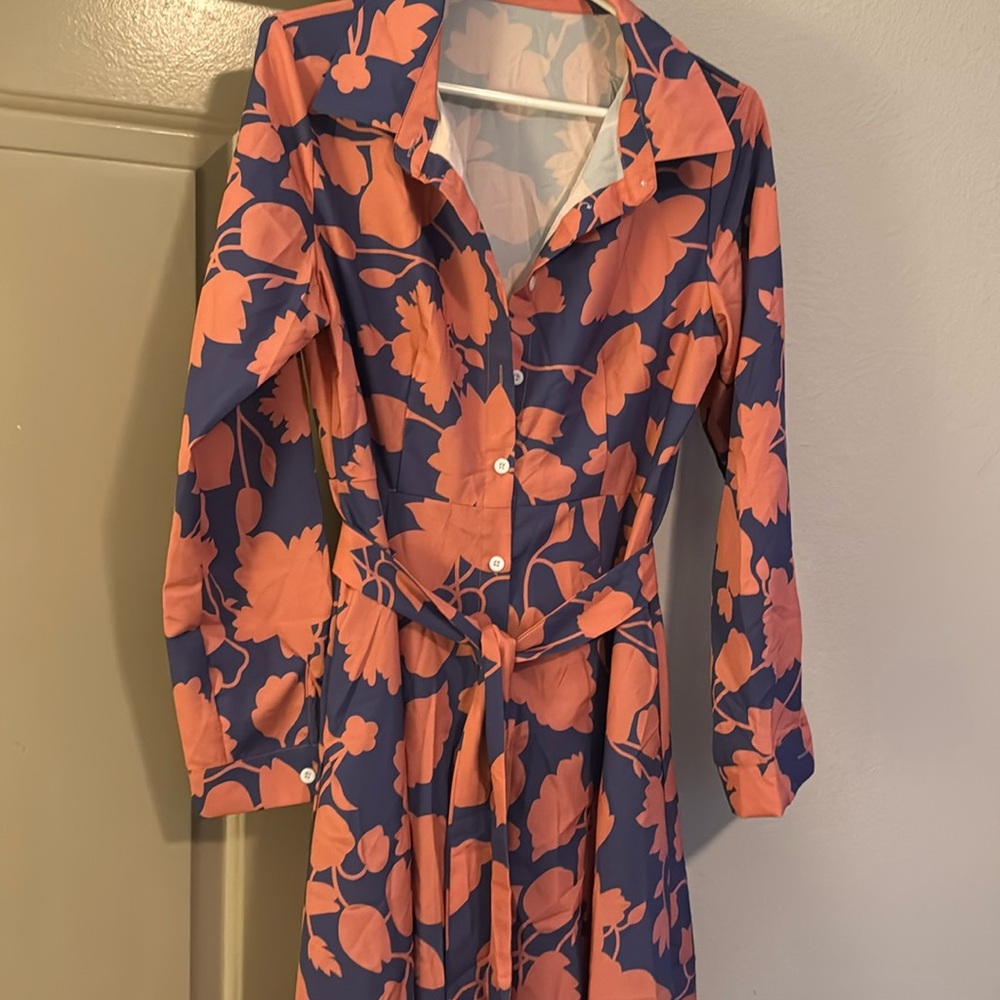 Never worn from Swim Girl boutique. Sizing is 2XL; however, it’s truly a M/L.